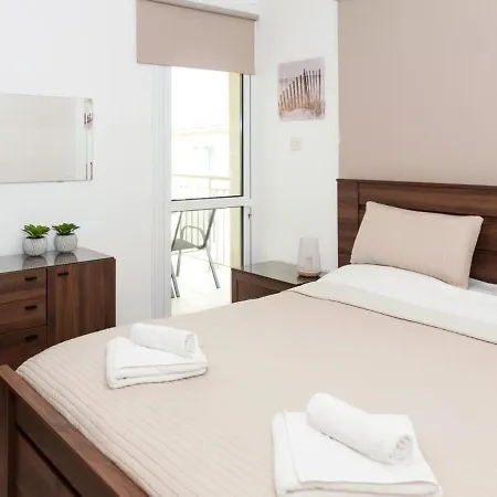 Olivia By Interhome * Paralimni
