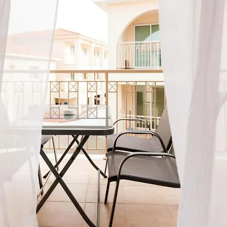 Olivia By Interhome Paralimni